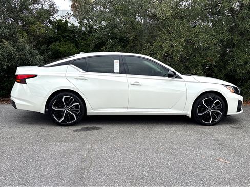 Certified 2024 Nissan Altima 2.5 SR w/ SR Premium Package image 30