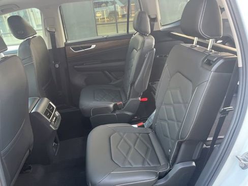 New 2026 Volkswagen Atlas SE FWD image 25