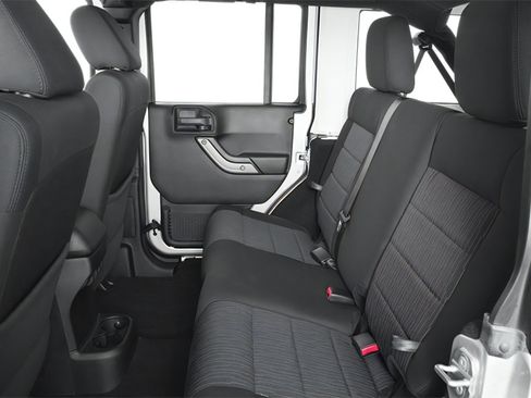Used 2013 Jeep Wrangler Unlimited Rubicon w/ Connectivity Group AWD/4WD image 8