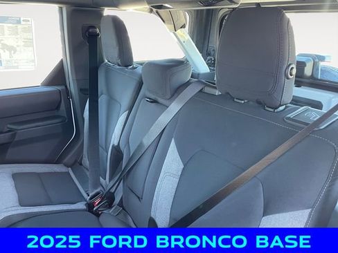 New 2025 Ford Bronco 4-Door image 13