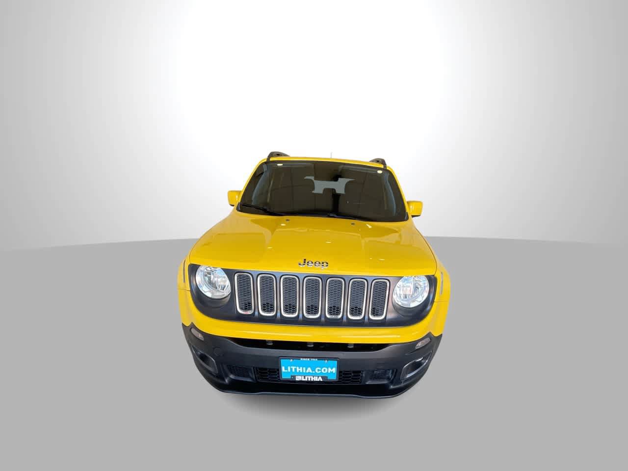 Used 2018 Jeep Renegade Latitude w/ Cold Weather Group AWD/4WD image 3