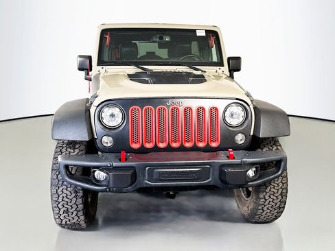 Used 2018 Jeep Wrangler Unlimited Rubicon w/ Connectivity Group image 2
