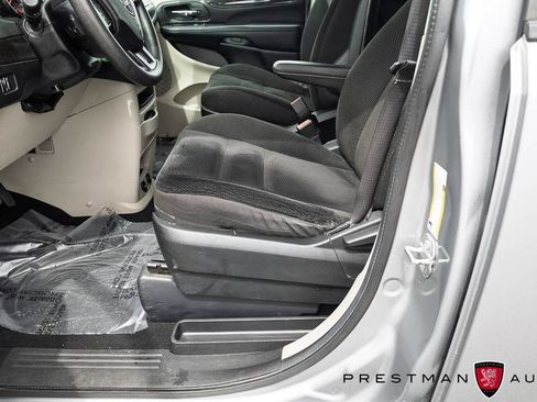 Used 2019 Dodge Grand Caravan SE FWD image 20