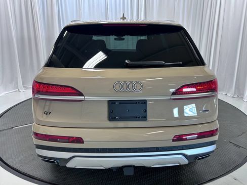 Used 2025 Audi Q7 3.0T Premium AWD/4WD image 30