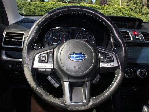 Used 2017 Subaru Forester 2.5i Touring AWD/4WD image 20