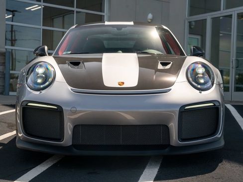 Used 2018 Porsche 911 GT2 RS RWD image 4