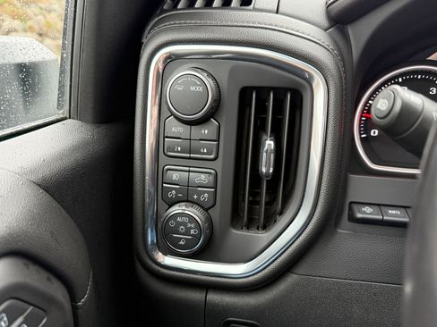 Used 2022 Chevrolet Silverado 2500 High Country w/ Z71 Off-Road Package image 31