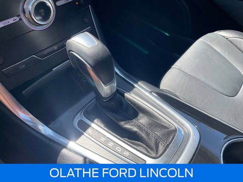 Used 2017 Ford Edge Titanium w/ Technology Package FWD image 17