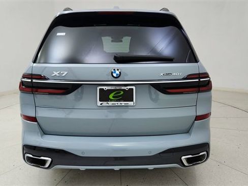 Used 2025 BMW X7 xDrive40i w/ M Sport Package image 5