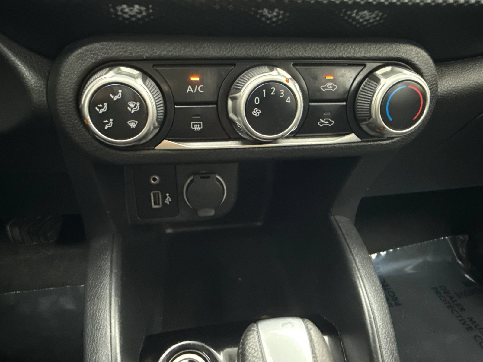 Used 2022 Nissan Kicks S FWD image 28