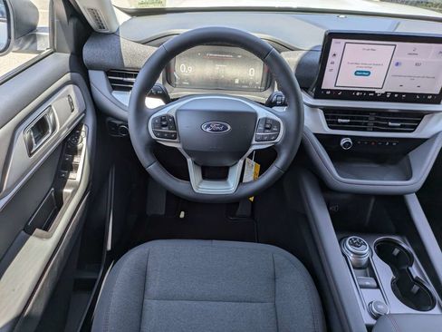 New 2026 Ford Explorer Active RWD image 17