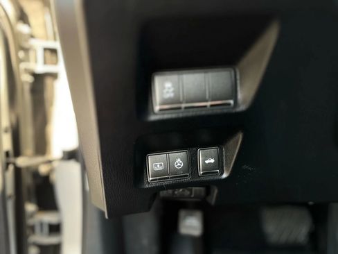 Used 2012 INFINITI M37 x w/ Deluxe Touring Pkg image 21