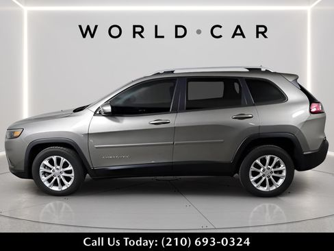 Used 2021 Jeep Cherokee Latitude FWD image 4