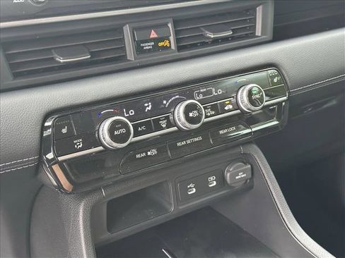 Certified 2026 Honda Pilot image 18