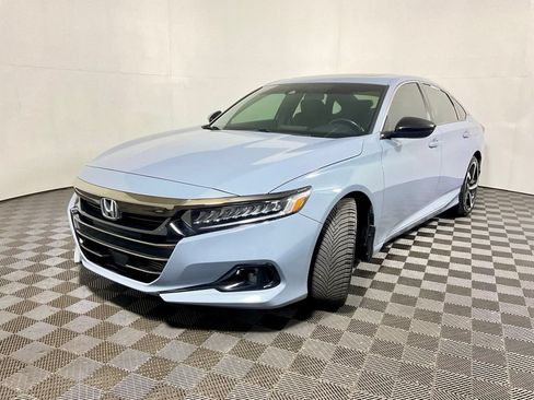 Used 2021 Honda Accord Sport image 2