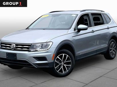 Used 2021 Volkswagen Tiguan SE w/ Panoramic Sunroof Package