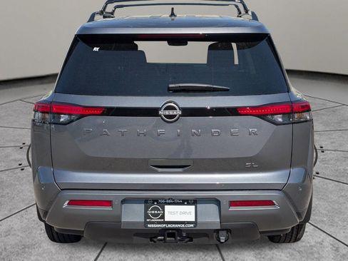 New 2026 Nissan Pathfinder SL image 9