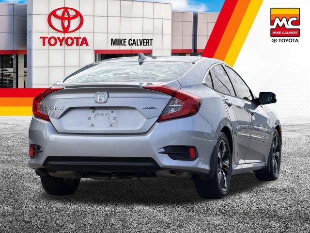 Used 2017 Honda Civic Touring image 9
