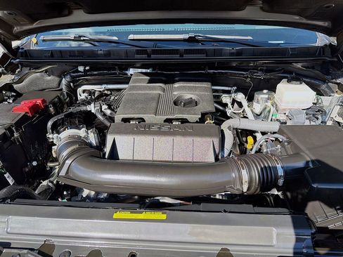 Certified 2025 Nissan Frontier SV image 31