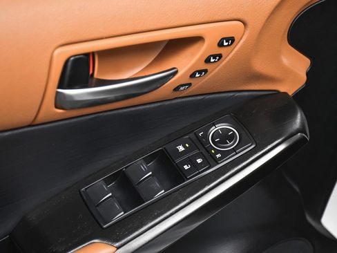 Used 2022 Lexus IS 300 AWD w/ Premium Package image 10
