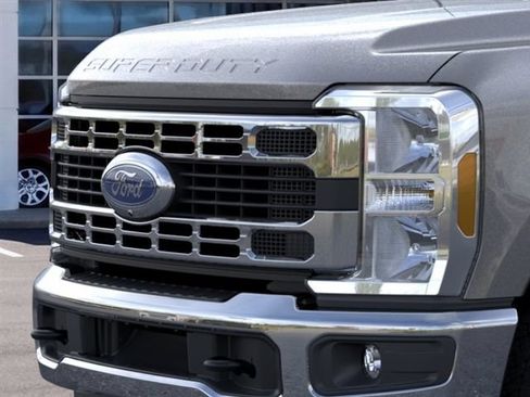 New 2026 Ford F250 XLT w/ 360-Degree Camera Package AWD/4WD image 17