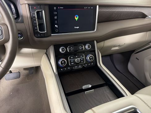 Used 2023 GMC Yukon Denali w/ Advanced Technology Package image 33