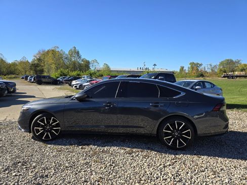 Used 2024 Honda Accord Touring image 13