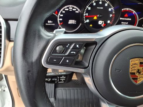 Used 2021 Porsche Cayenne image 16