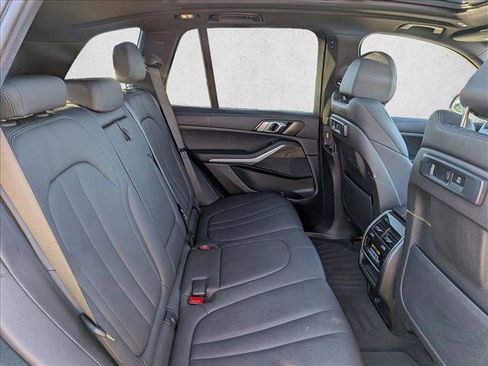 Used 2022 BMW X5 xDrive40i w/ Parking Assistance Package image 21