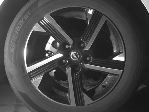 Used 2025 Nissan Sentra SV FWD image 18