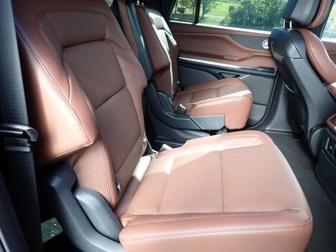 New 2025 Lincoln Navigator L Reserve image 13