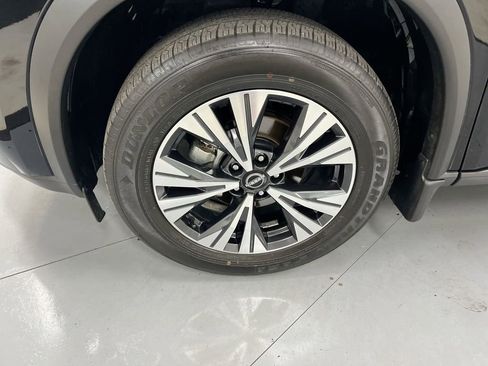 Used 2023 Nissan Rogue SV AWD/4WD image 25