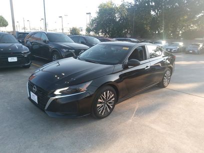 Used 2024 Nissan Altima 2.5 SV