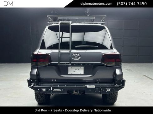 Used 2021 Toyota Land Cruiser image 5
