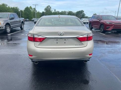 Used 2015 Lexus ES 350 w/ Luxury Package FWD image 4