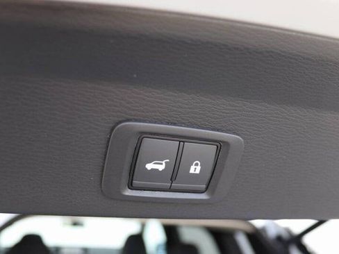 Used 2025 Mitsubishi Outlander SE image 8