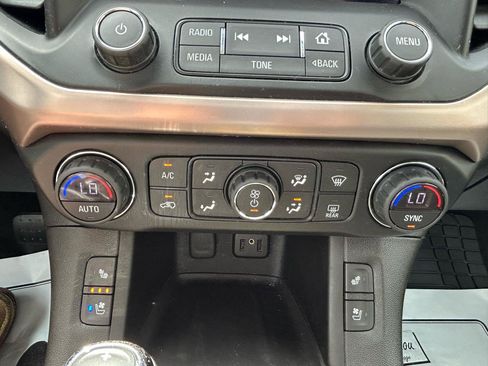 Used 2017 GMC Acadia Denali w/ Technology Package AWD/4WD image 28