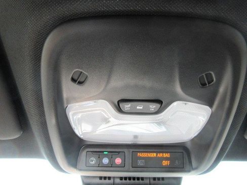 New 2025 Chevrolet Colorado W/T image 17