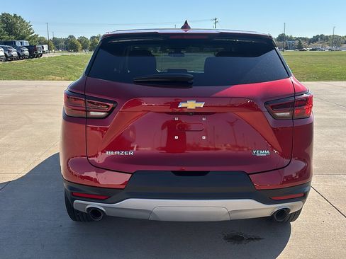 Used 2023 Chevrolet Blazer LT image 8