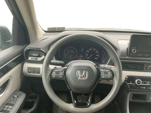 Used 2023 Honda Pilot LX image 12