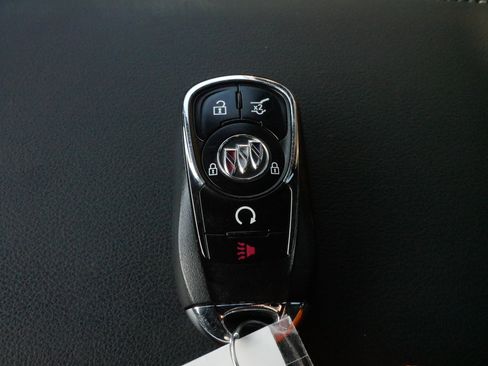 Used 2023 Buick Enclave Avenir w/ Avenir Technology Package image 32