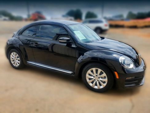 Used 2019 Volkswagen Beetle 2.0T S FWD image 14