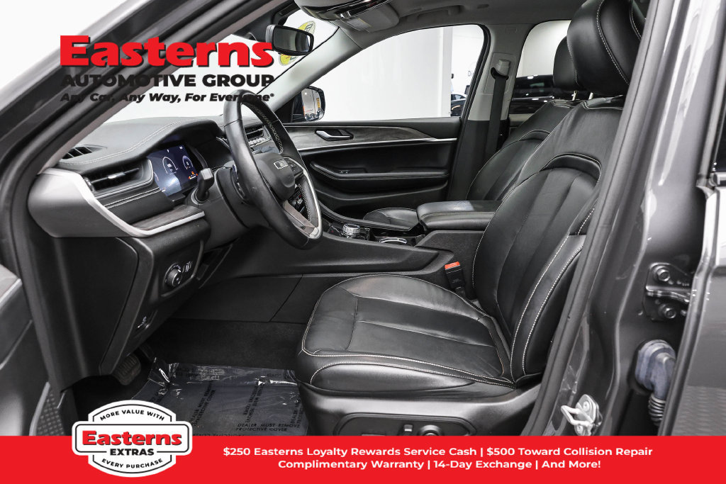 Used 2022 Jeep Grand Cherokee L Limited AWD/4WD image 15