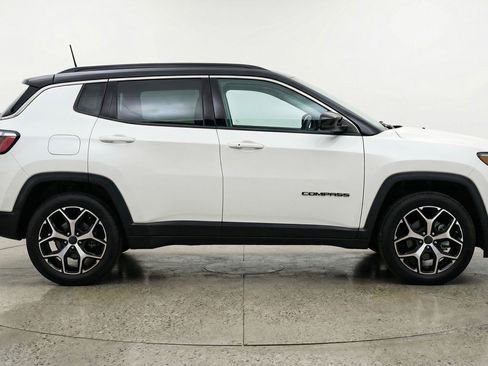 Used 2025 Jeep Compass Limited image 11