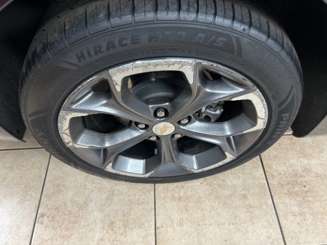 Used 2023 Chevrolet Malibu LT FWD image 17