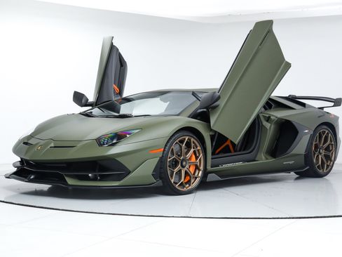 Used 2020 Lamborghini Aventador SVJ image 2