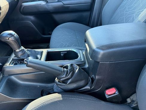 Used 2017 Toyota Tacoma TRD Off-Road image 19