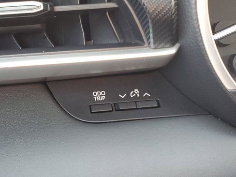 Certified 2022 Toyota Highlander XSE image 33