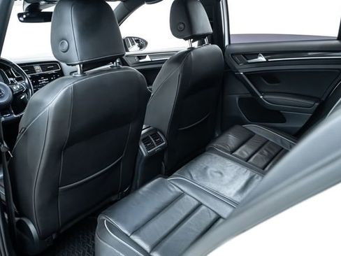 Used 2019 Volkswagen Golf R 4-Door image 18