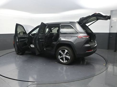 Used 2023 Jeep Grand Cherokee 4WD 4xe image 33